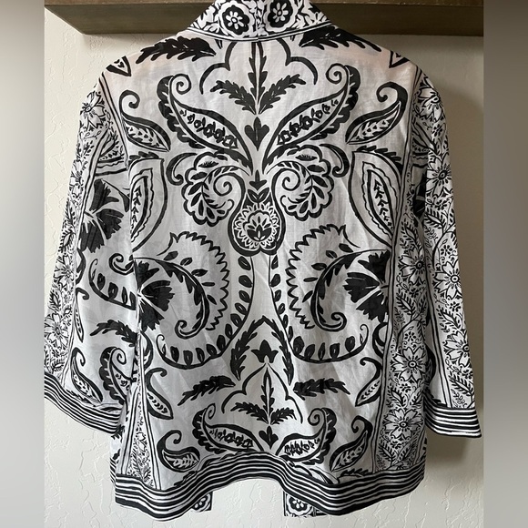 Chico’s Kimono in Black/White Pattern| Cotton-Silk Blend, Size 2/Large••• - Picture 2 of 10